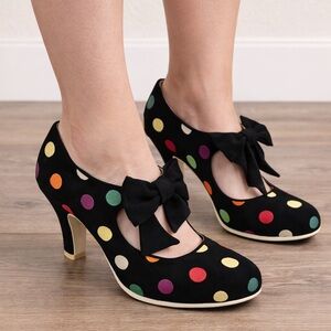 Chic Black Polka Dot Heels with Bow